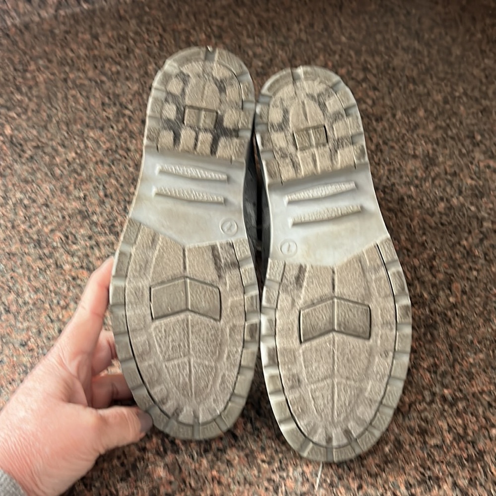 Brand-“Rocket Dog”canvas boots, color is a light camouflage print gray hues (7) - Picture 5 of 11